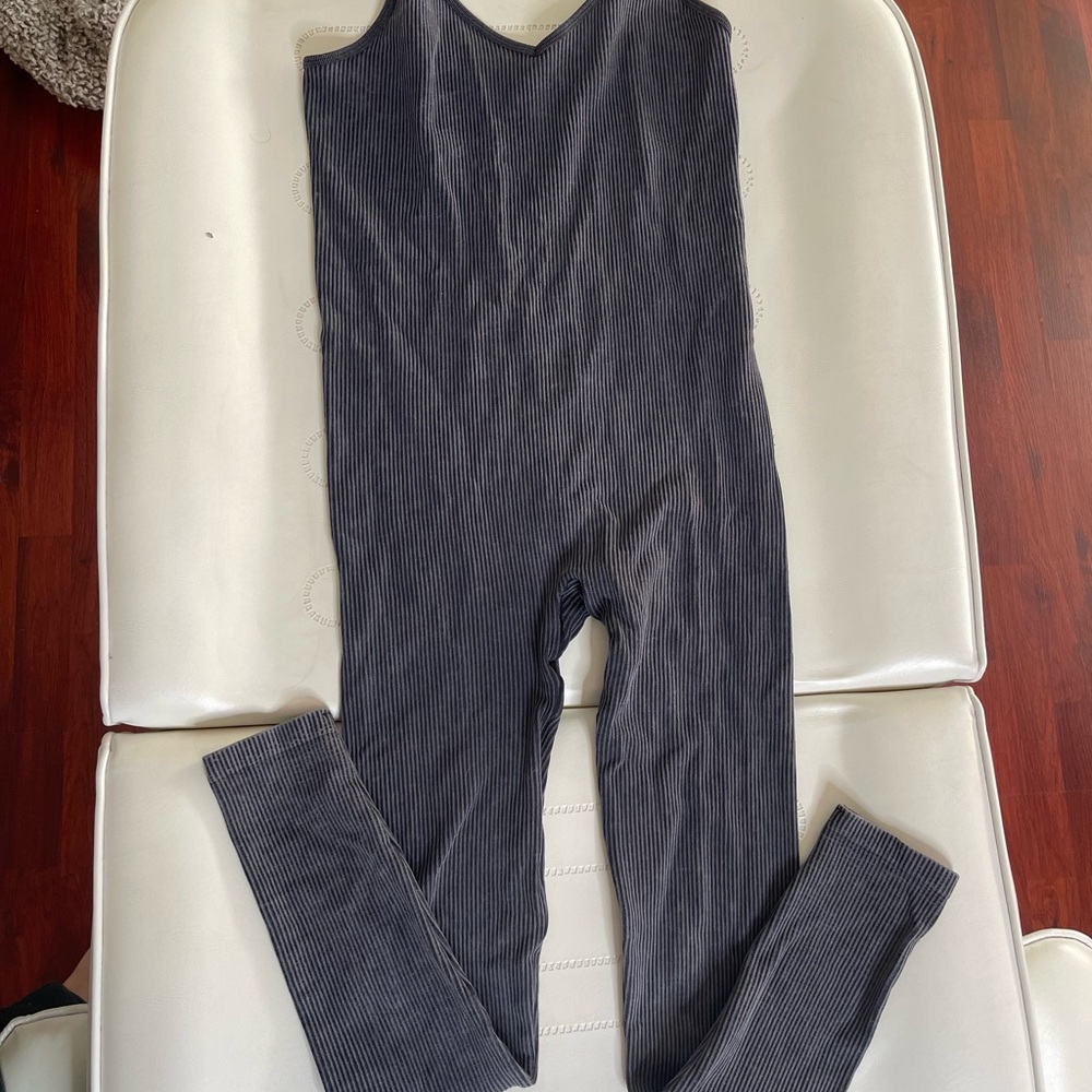 Gray Sleeveless Knit Jumpsuit with Streamlined Fit